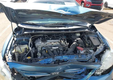 2013 Toyota Corolla Le z USA, uszkodzony, nr VIN 5YFBU4EE5DP155857